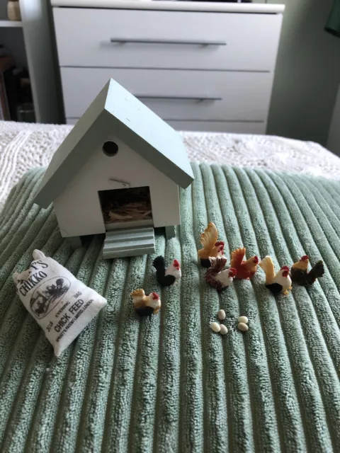 1/12th Scale Model Chicken Coop And Extras