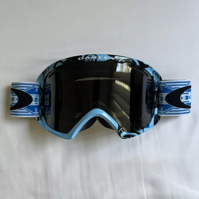 USED Oakley Youth/Women's XS Blue/Black Snow Goggles with Goggle Pouch