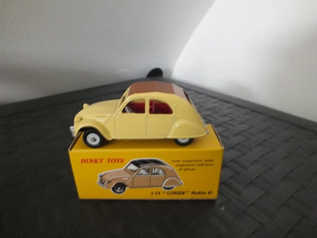 Jouet Ancien Dinky Toys France - Citroën 3CV Ami 6 - Référence R557 (1962) - Bon état