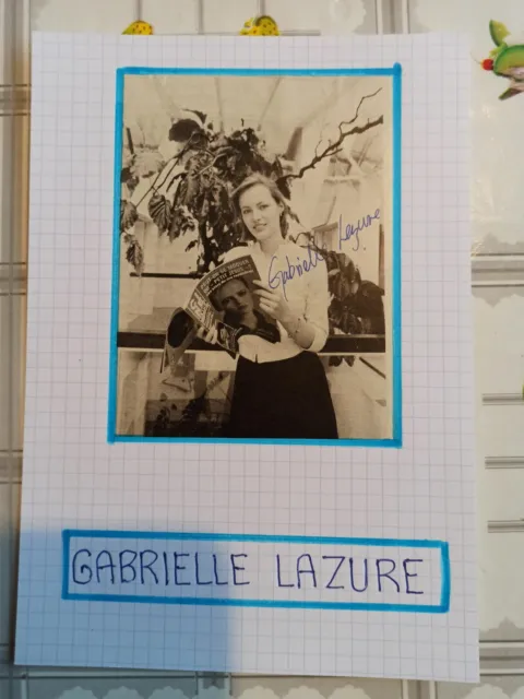 AUTOGRAPHE DE GABRIELLE LAZURE SUR COUPURE DE PRESSE COLLEE SUR BRISTOL 15x21 cm