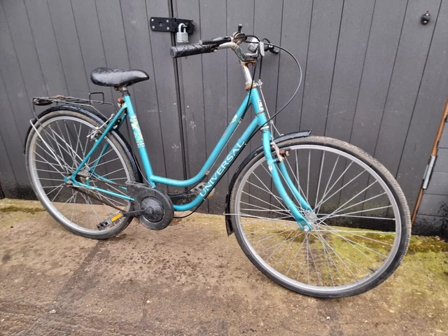 LADIES UNIVERSAL 3 Speed Town Bike 26