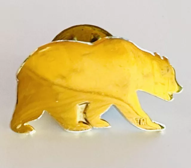 Polar Bear Pin Badge Reflecting Gold Tone Rare Vintage (K24)