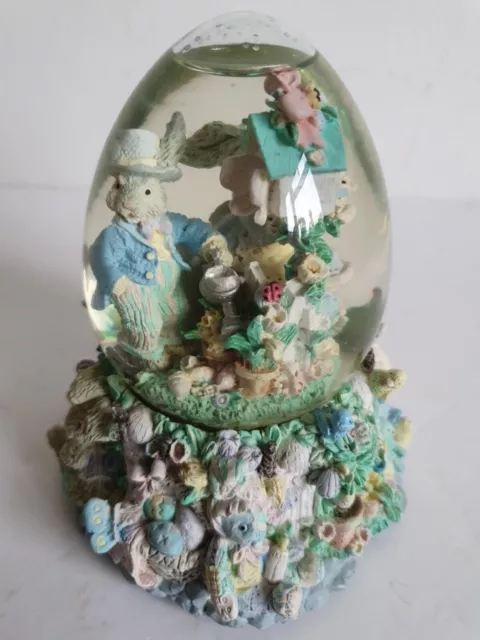 Easter Egg Water Snow Globe Musical Plays Tune “Peter Cottontail” Pre-Owned Vtg