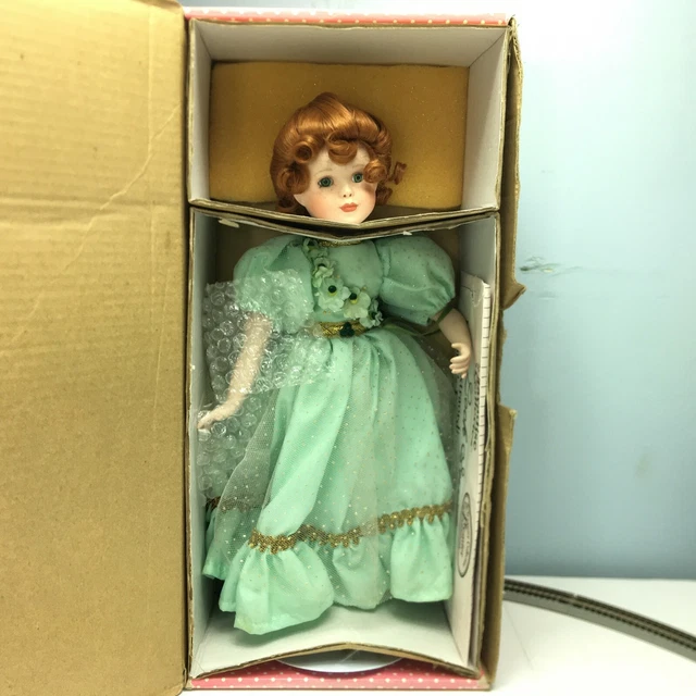Paradise Galleries Treasury Collection "Shannon The Shamrock Fairy" Doll