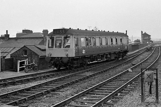 BRITISH RAIL CLASS 121 unit Reading Rail Photo £2.70 - PicClick UK