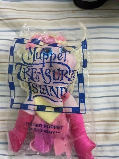 Miss Piggy Finger Puppet Avon Muppet Treasure Island NIP