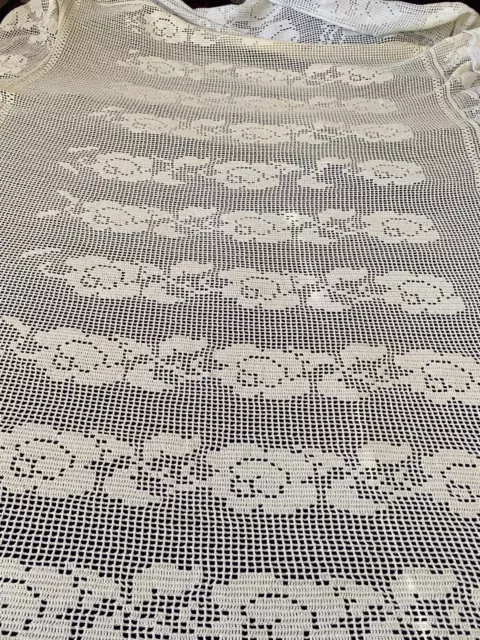 VTG HAND CROCHETED Cotton  LACE TABLE  BEDSPREAD COVERLET  70”×84” Ecru White