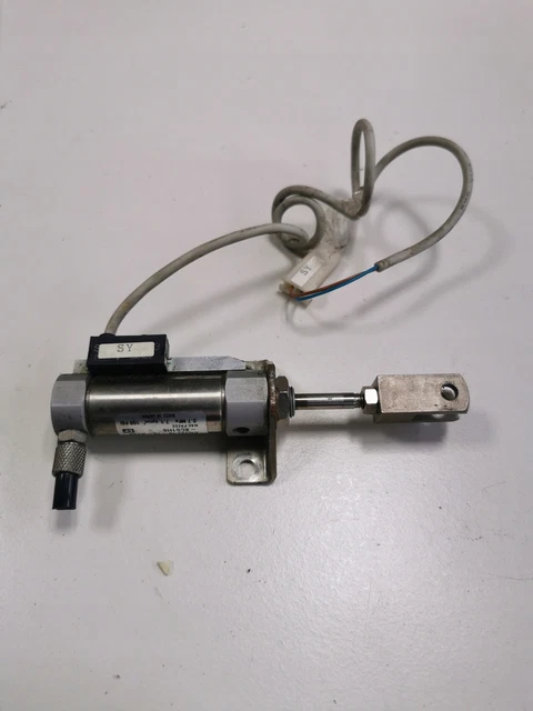 Attuatore pneumatico SMC CDJ2L16-15-A73S-XC51H6 / #A O1TA 4043