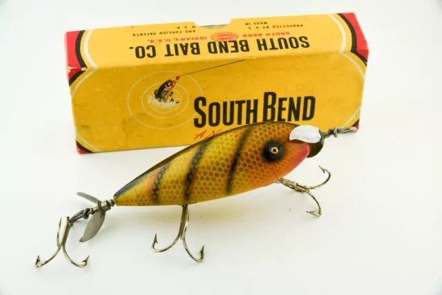 SOUTH BEND ANTIQUE Red/White Woodpecker Fishing Lure Wood. 3.5