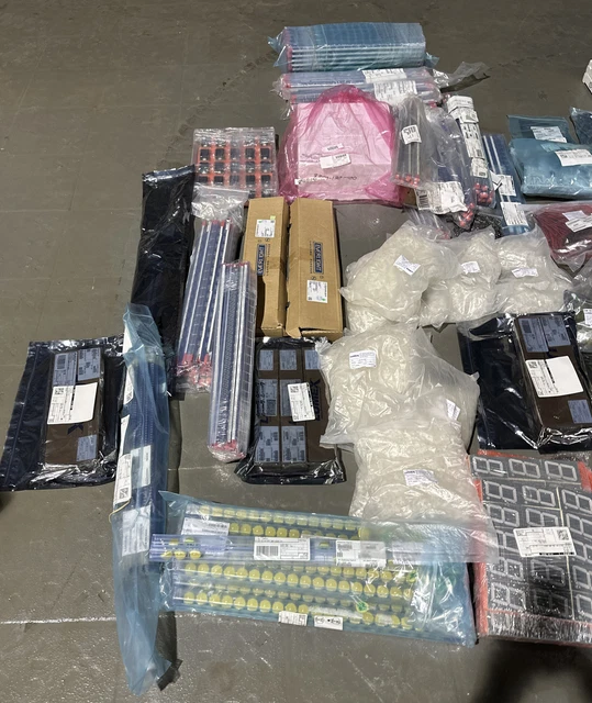 Lumex Massive Lot LCD