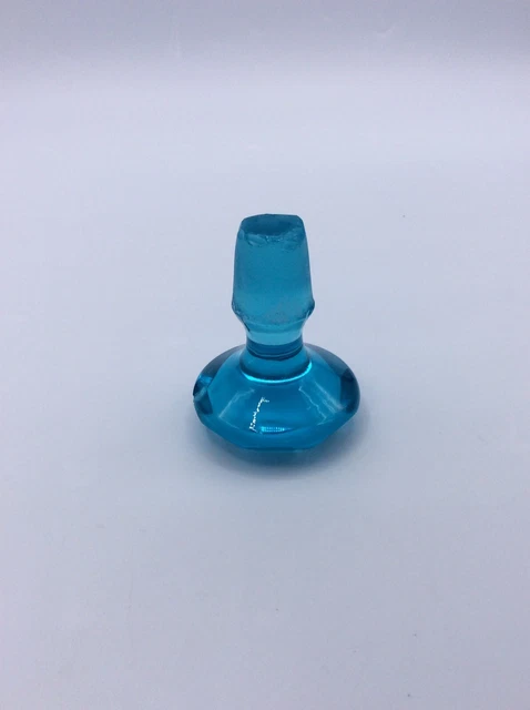 Carafe à liqueur en verre soufflé coloré bleu émaillé à décor floral Début XXème 7