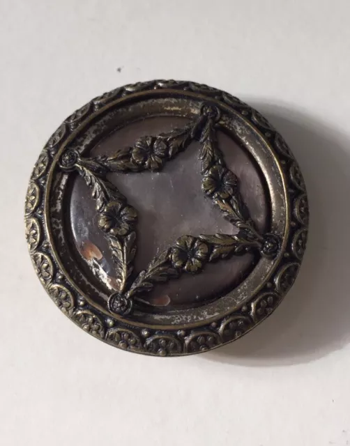 Ancien Grand Bouton Nacre Et Métal  1900