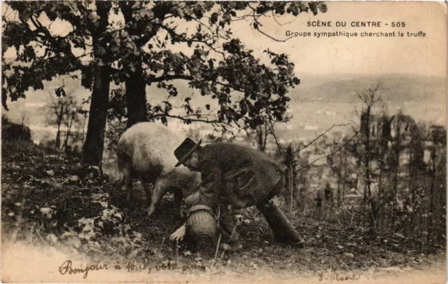 CPA AK Scene du Centre - Groupe sympathique cherchant la truffe (367046)