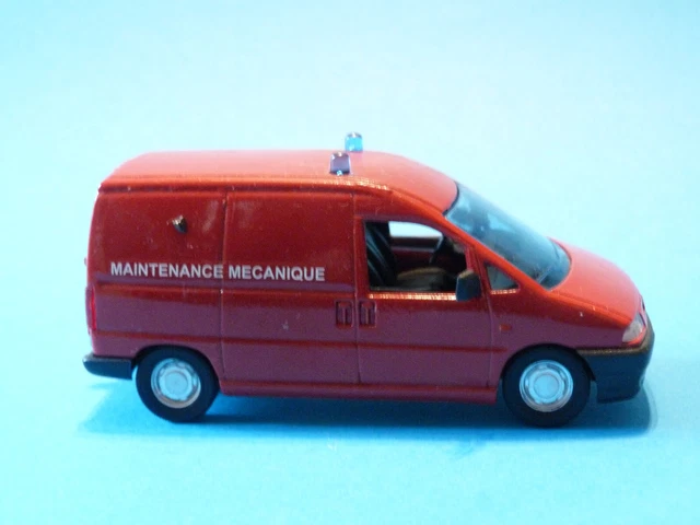 Voiture PEUGEOT EXPERT COCA-COLA- Échelle 1/43 - Solido collectio
