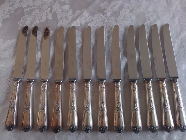 12 Couteaux De Table En Métal Argenté, Modèle Filet 61/12, Très Bon état