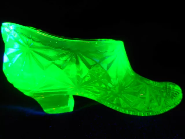 GREEN VASELINE GLASS floral shoe slipper boot uranium daisy & button ...