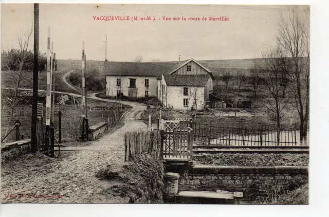 VACQUEVILLE - Meurthe et Moselle - CPA 54 - Passage à niveau Route de MERVILLER