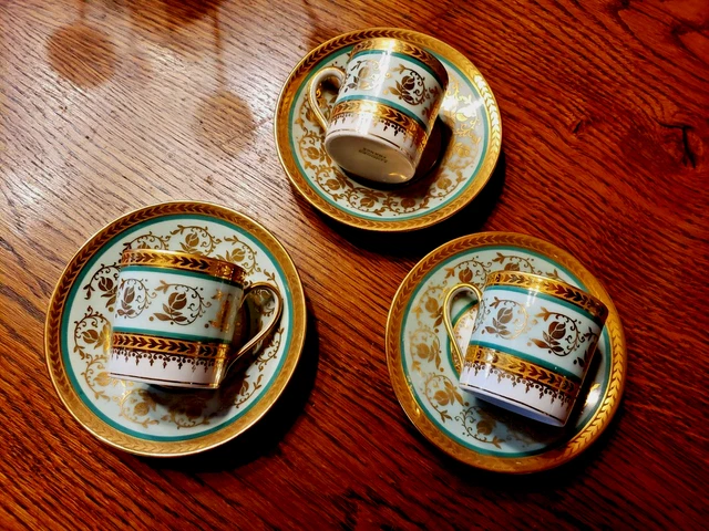 Lot De 3 Tasses Et 2 Soucoupes En Porcelaine Dorée France - NAPOLEON, Parfait état !