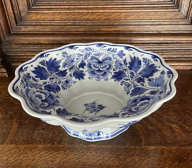 Royal Delft Porceleyne Fles Berry Bowl Scalloped Footed 9” Round Hand Painted