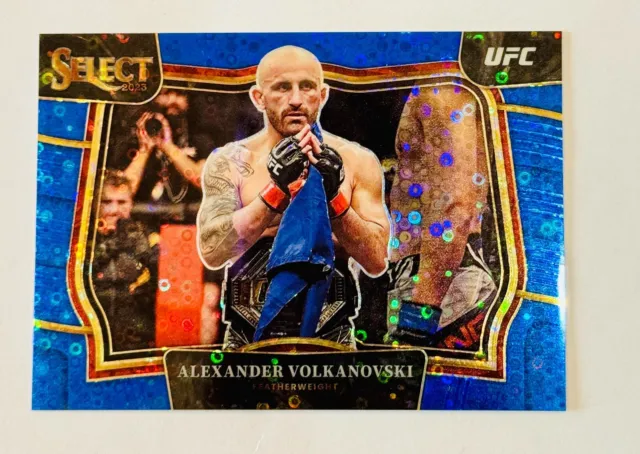 Alexander Volkanovski 2023 Panini Select UFC H2 Blue Disco Prizm /49