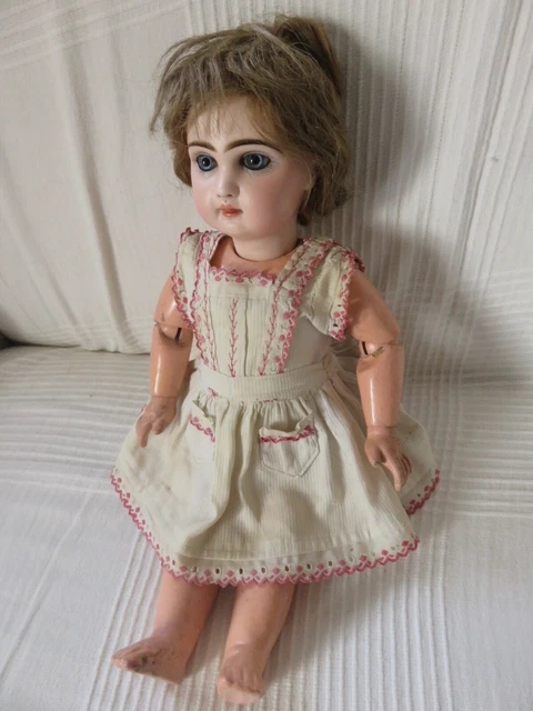 Belle poupée ancienne tête porcelaine Jumeau Bouche Fermée taille 6