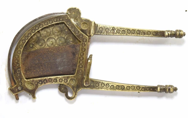 Indian Collective Wonderful Design Betel Nut Cracker Vintage Decor. i12-184