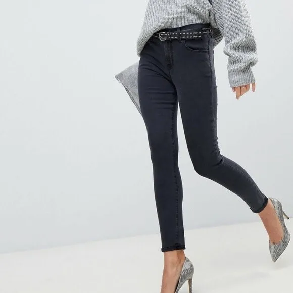 J Brand Alana Washed Black High Rise Cropped Super Skinny Jeans size 28