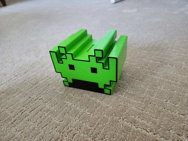 Space Invaders Coin Bank Arcade Games Collectible ThinkGeek 2