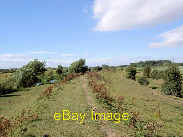 Photo 6x4 The flood embankments on the River Dearne. Mexborough  c2007