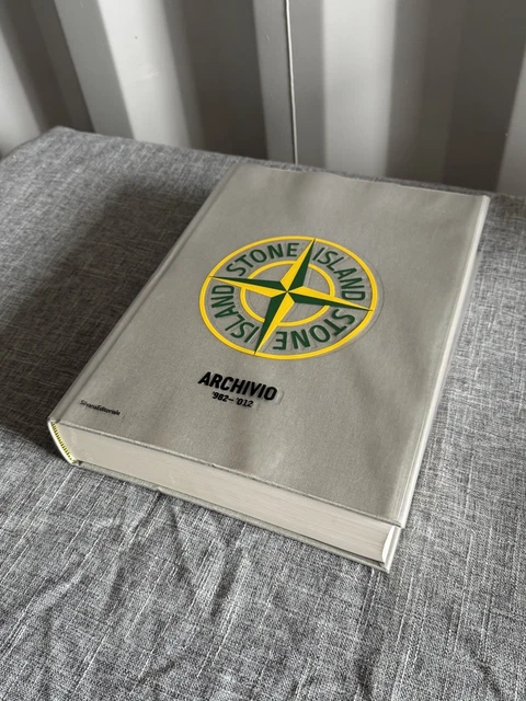小物 STONE  ARCHIVIO '982-'012 White Hardcover Book ARCHIVIO '982–'012 | Stone Island US