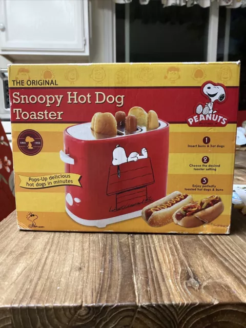 Smart Planet 2 Slice Snoopy Hot Dog Toaster 