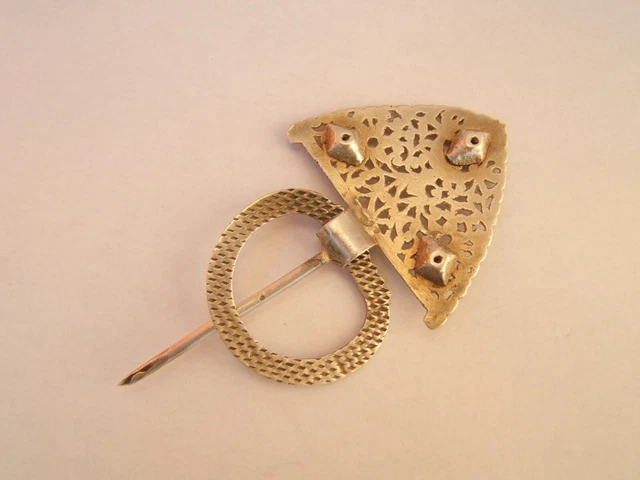 Objets d'art et ethniques du XIXe siècle et avant en argent massif, provenance Afrique