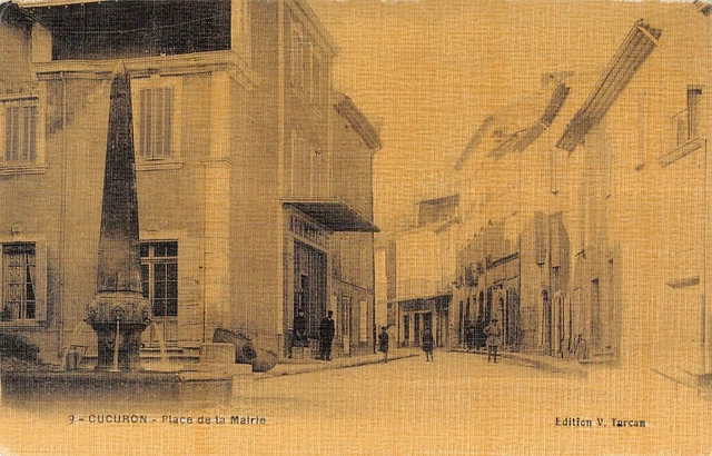 CPA 84 CUCURON PLACE DE LA MAIRIE (cpa canvas CPA NOT COMMON