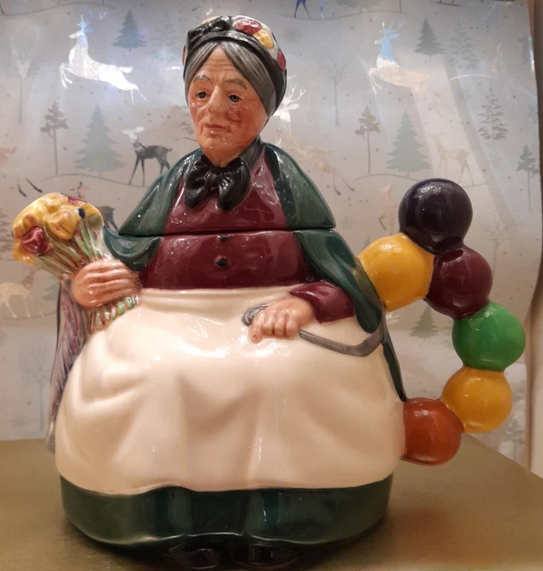 Royal Doulton Teapot - Old Balloon Seller D6855 – RD 1528