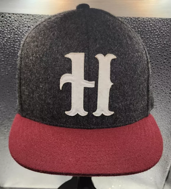 Red and grey Hurley wool blend hat, cap, snapback, H logo, flexfit, 210 fitted