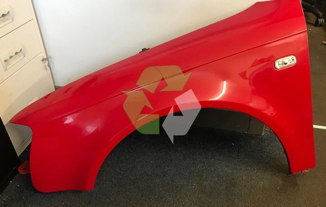 Audi A4 Se Tdi Ala Lato Passeggero (Rosso C8/Y3T) 2005
