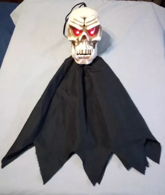 Gemmy Haunted Head Halloween Motion Sensor Vampire Skeleton Skull Hanging Prop