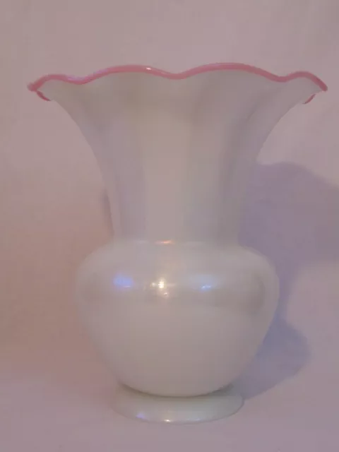 Carder Steuben Verre de Soie Ivrene Opalescent Art Glass Vase Applied Pink Rim