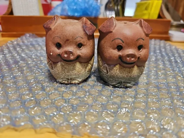 Vintage Gempo Japan Pottery Pig Salt & Pepper Shakers