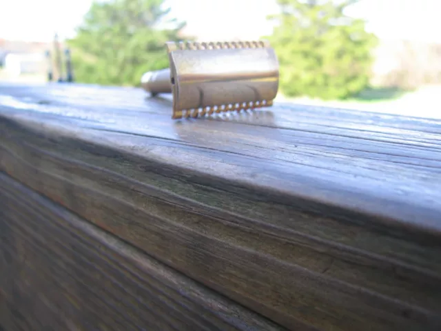 Nice Gillette 1930's New Type with Bar Handle Gold Tone DE Safety Razor