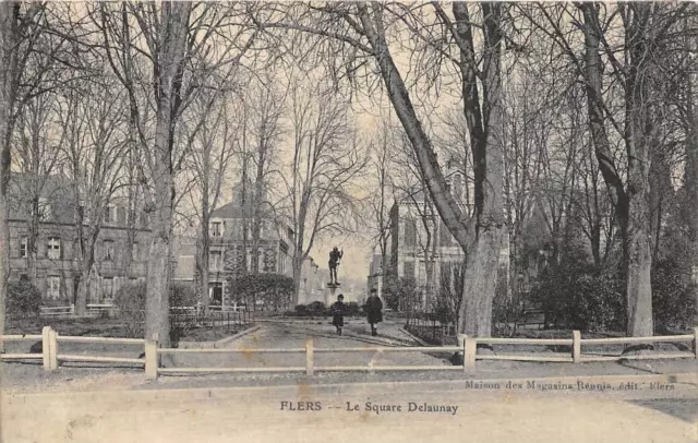 Cpa 61 Flers Le Square Delaunay