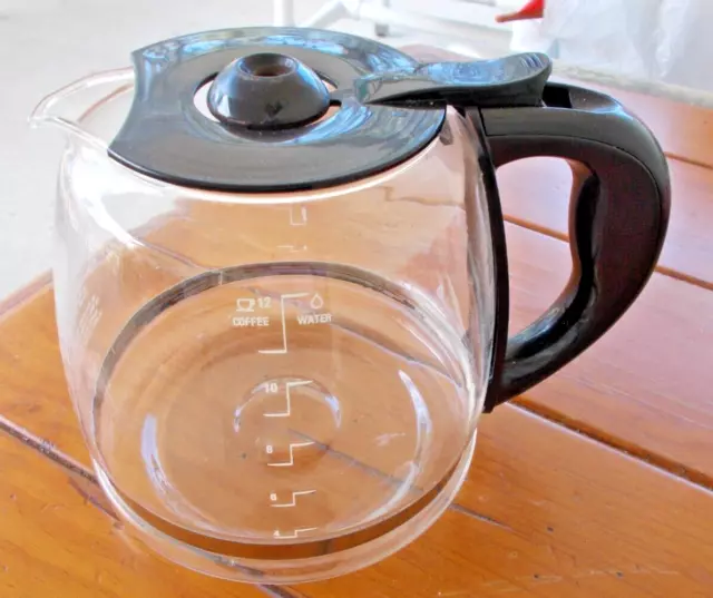 https://www.picclickimg.com/j2MAAOSwPoRkenYN/Black-Decker-12-Cup-Replacement-Glass-Carafe.webp