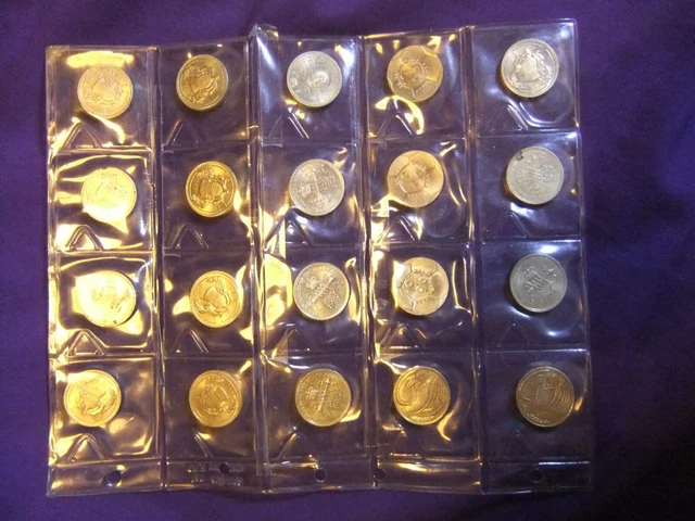 Collectionof 20 Old £2 Coins