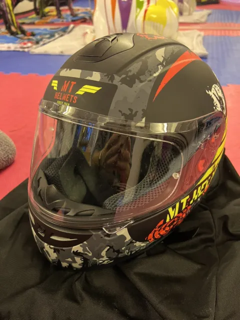 MT Go karting helmet. - Thunder