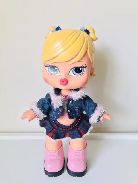 https://www.picclickimg.com/j2kAAOSw9W5l0qrm/Bratz-Dolls-Big-Babyz-First-Edition-Cloe.webp