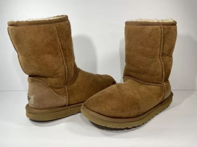 UGG Australia Women’s Classic Chestnut Suede Boots Size 7