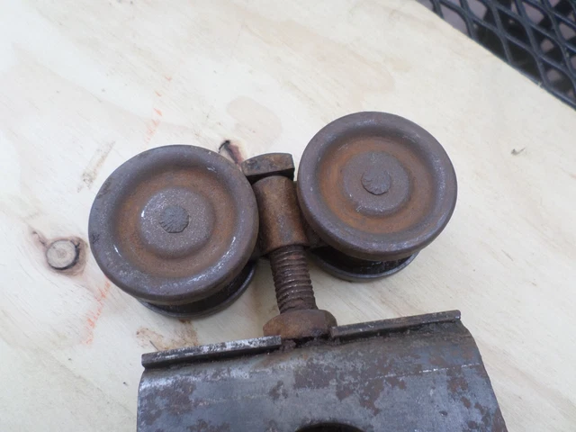 Vintage Barn Door Trolley with Bracket 9" 2