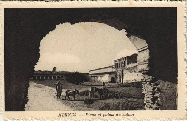 CPA AK MAROC MEKNES Place et palais du Sultan (10673)