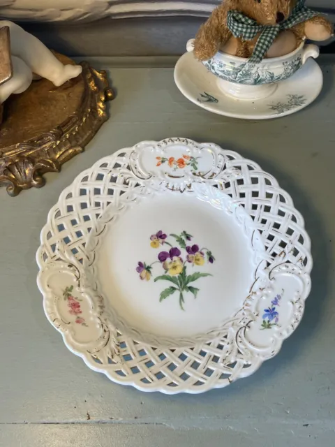 Assiette ajourée de Meissen - XIXEME - Décoration floral