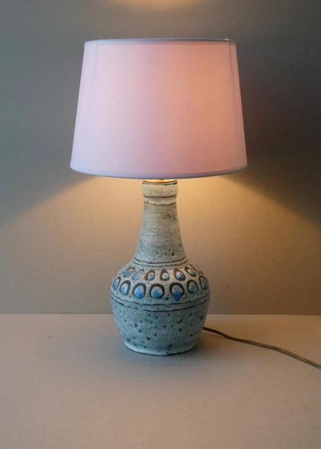 Grande lampe de table en céramique à rayures des années 50